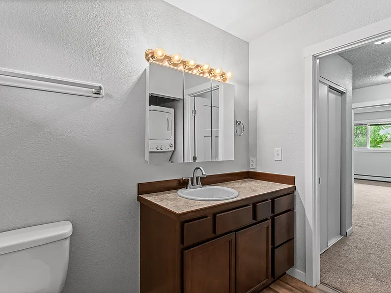 470 Dailey Ave #B7 — Photo 3