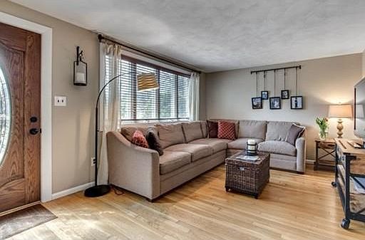 2nd image of 14 Glad Valley Dr
