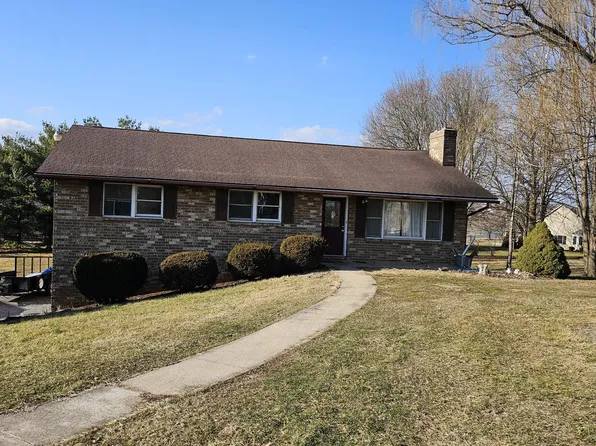 2371 Scotland Rd, Chambersburg, PA 17201