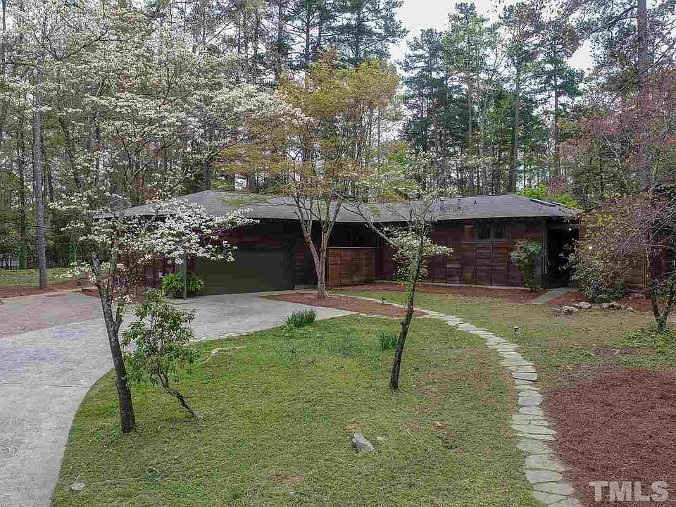 2nd image of 305 Clayton Rd