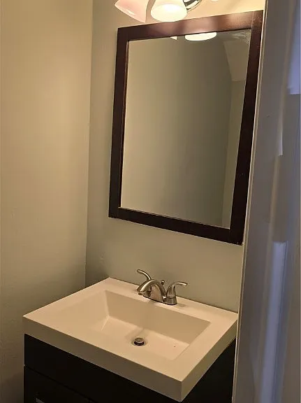 726 Sturgis Dr — Photo 9