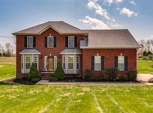 1212 Old Eastside Rd, Burns, TN 37029