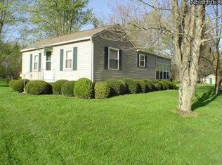 4738 Hoagland Blackstub Rd, Cortland, OH 44410