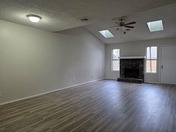 5th image of 917 N Turtle Creek Dr