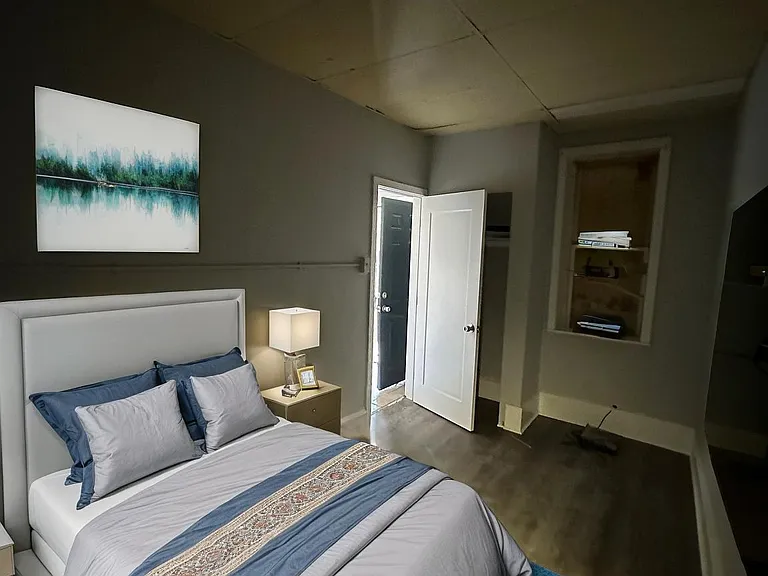 1521 Wakeling St #1R — Photo 1