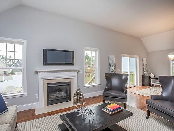 3rd image of 21 Country Club Ln #21