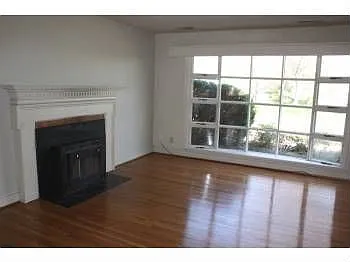 653 Irish Rd photo 1