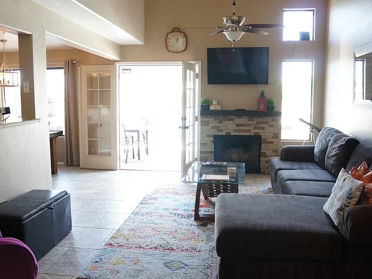 W Edgewater Dr — Photo 9