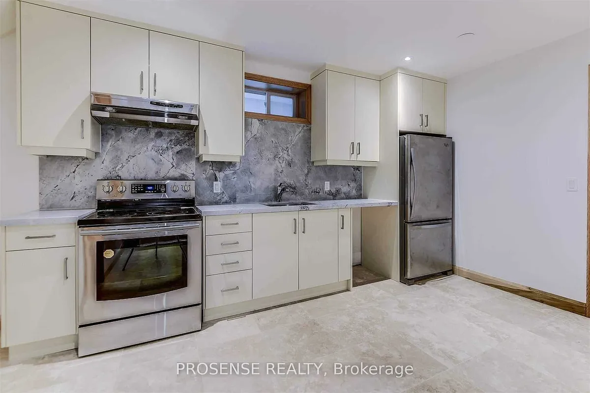 Building Photo - 611 Ossington Ave E #BASEMENT