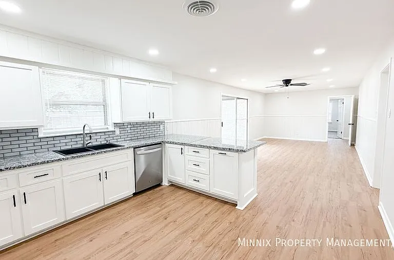 5204 9th St — Photo 10