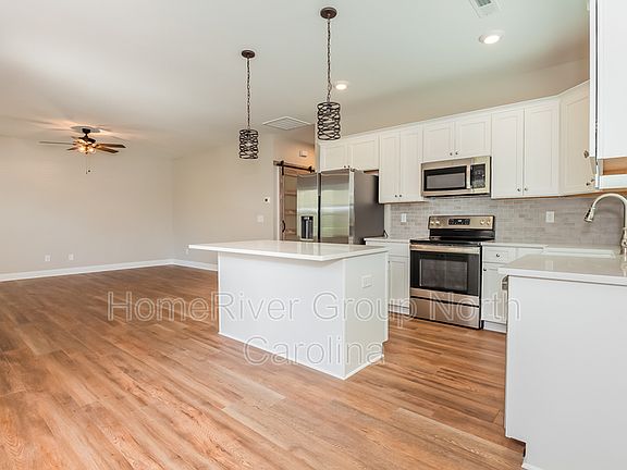 5th image of 220 N Lee St