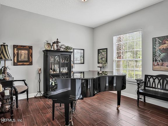 4th image of 3200 Trout Creek Ct