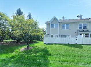 15 Diaz Ct, Franklin Park, NJ