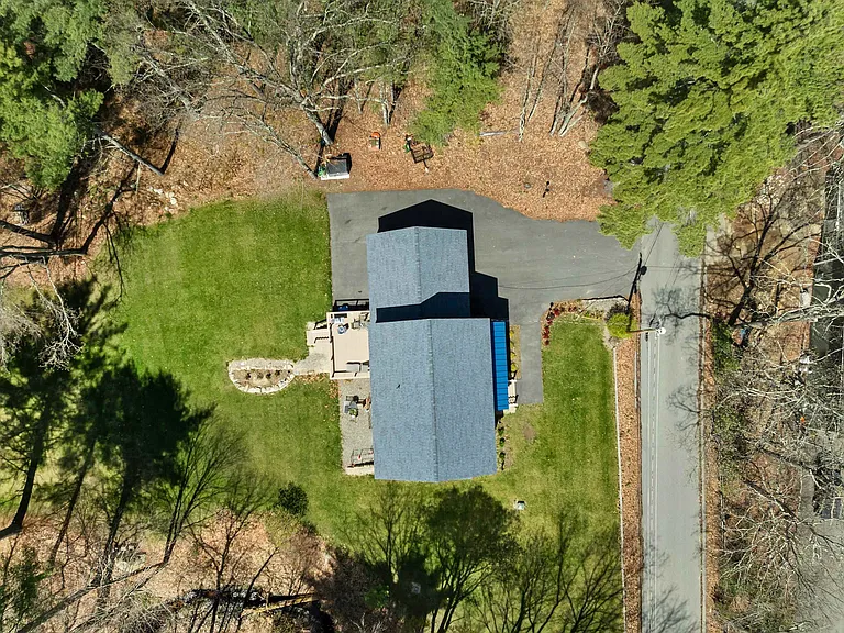 40 Mary Ann Ave — Photo 10