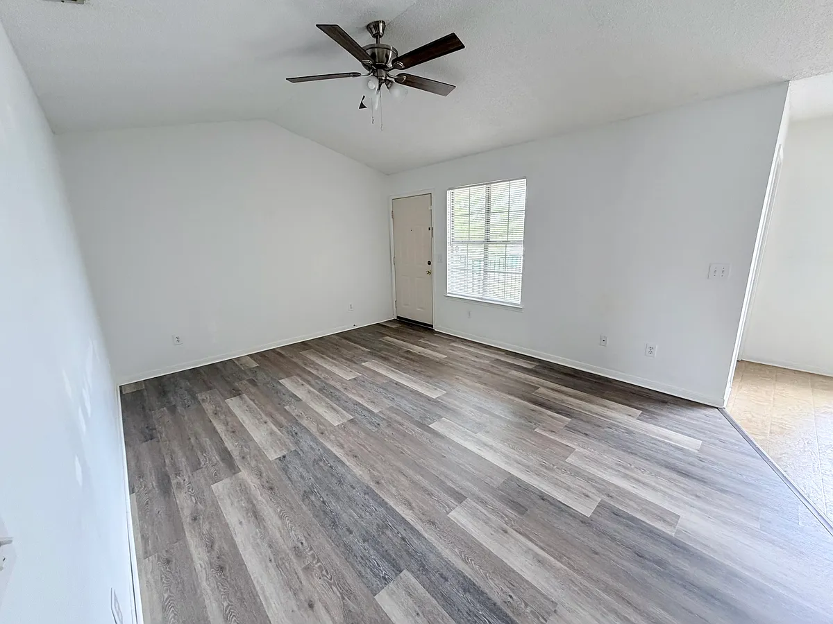 Building Photo - 110 Summerchase Rd #5