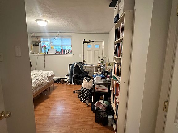 2nd image of 135 Inman St APT 4