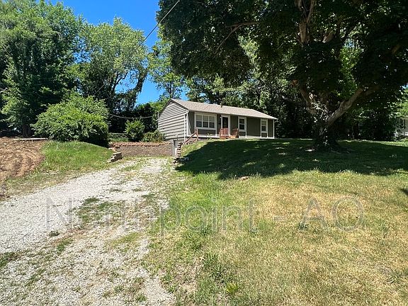 2nd image of 7446 Sycamore Ave