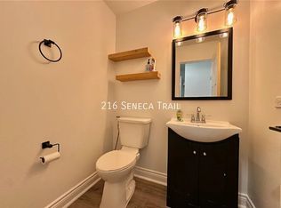 216 Seneca Trl, Bloomingdale, IL 60108