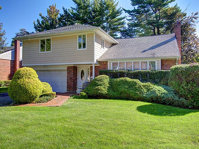 169 Dogwood- Front View