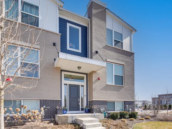 3S530 Cambridge Ct, Warrenville, IL 60555