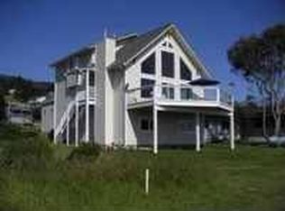 143 Sea View Rd, Whitethorn, CA 95589