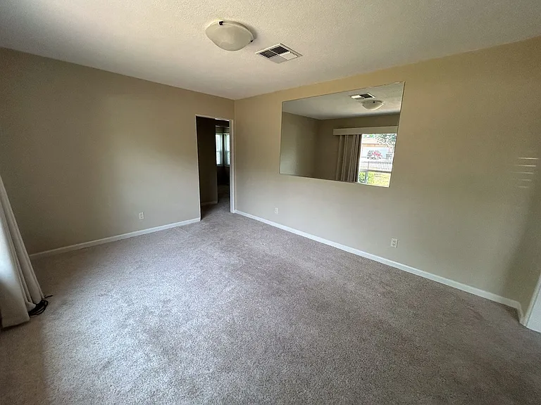 2821 Blue View St — Photo 10