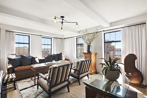 Sold by Stribling | media 19