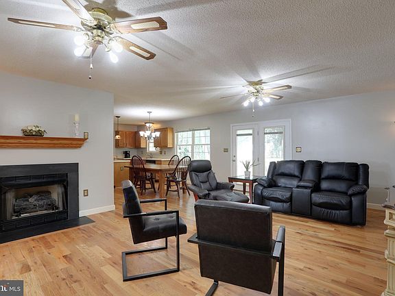 3rd image of 107 Everette Pl