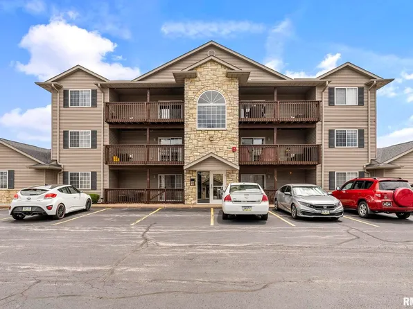 3215 S 16th Ave Unit 201, Eldridge, IA 52748