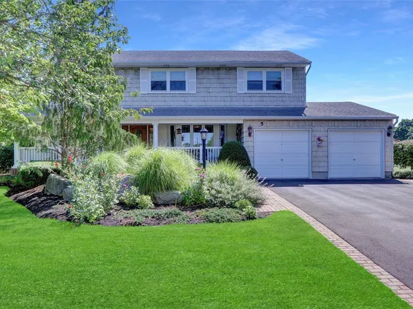 5 Zinnia, Commack, NY 11725