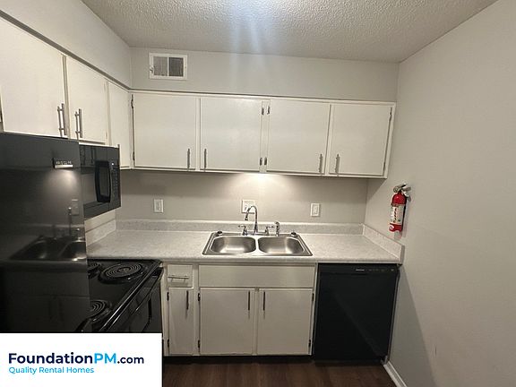 3rd image of 3945 Macon Rd APT 5