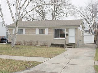 27815 Roy St, Saint Clair Shores, MI 48081