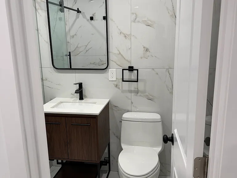4202 Oneida Ave — Photo 4