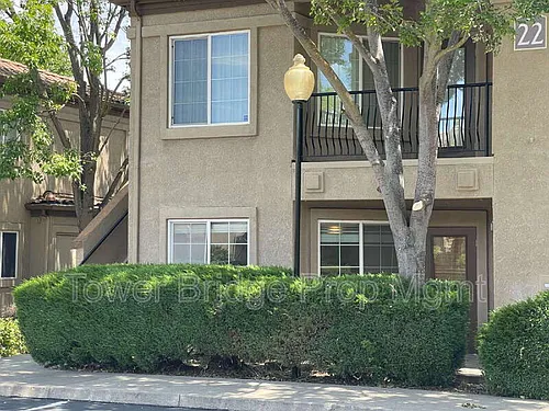 4200 E Commerce Way Photo 1