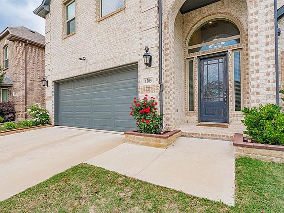 4th image of 1305 Summer Ln
