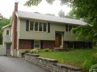 12 Old Meetinghouse Rd, Townsend, MA 01469