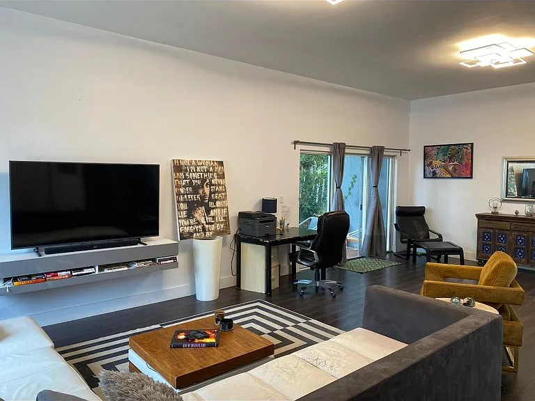 2731 SW 26th St #2731 — Photo 5