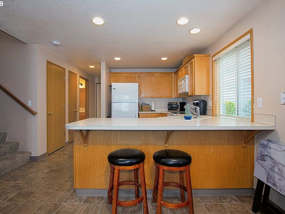 5th image of 3018 NE 116th Ave