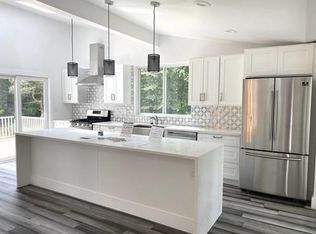 230 Carlisle Rd, Bedford, MA 01730