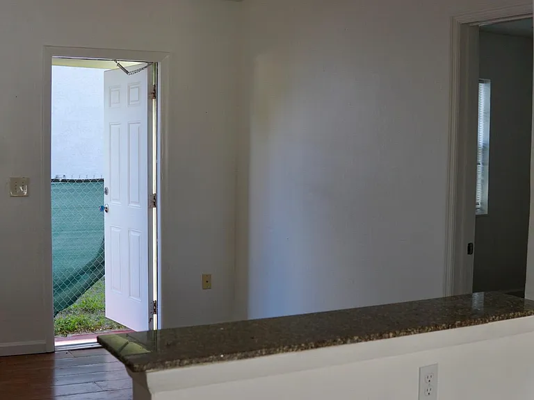 1307 Lucerne Ave #1 — Photo 9