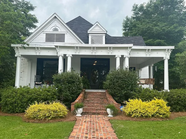 104 Church St, Winona, MS 38967