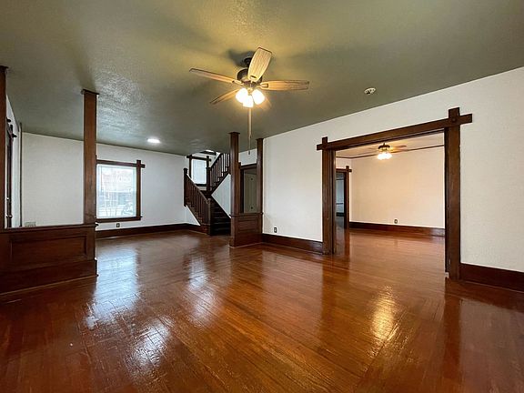 5th image of 222 W 10th Ave