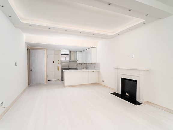 4th image of 145 W 58th St #3C
