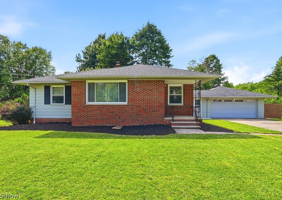 1st image of 8908 Falls Ln