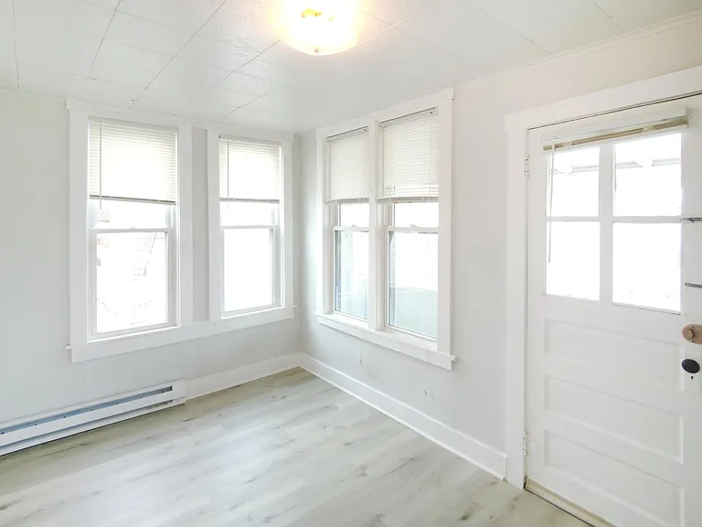 216-218 W Wilson Blvd #2W — Photo 3