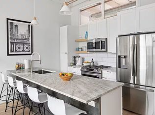 209 N Morgan St #204, Chicago, IL 60607