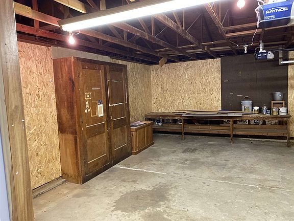 5th image of 406 E Camden Dr