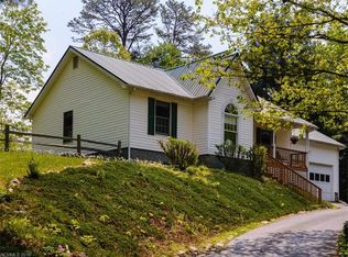 1 Twin Lakes Dr, Fletcher, NC 28732