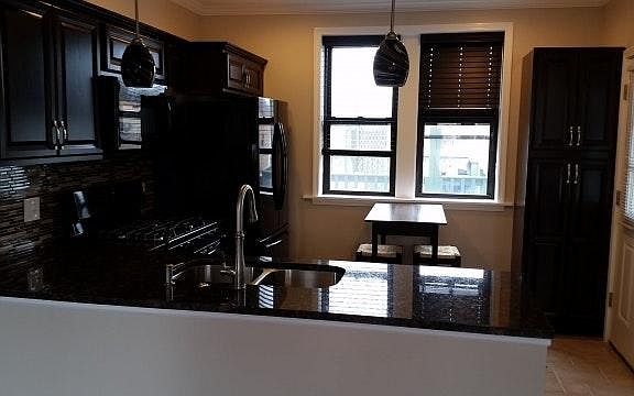 2nd image of 5105 N Washtenaw Ave #1W