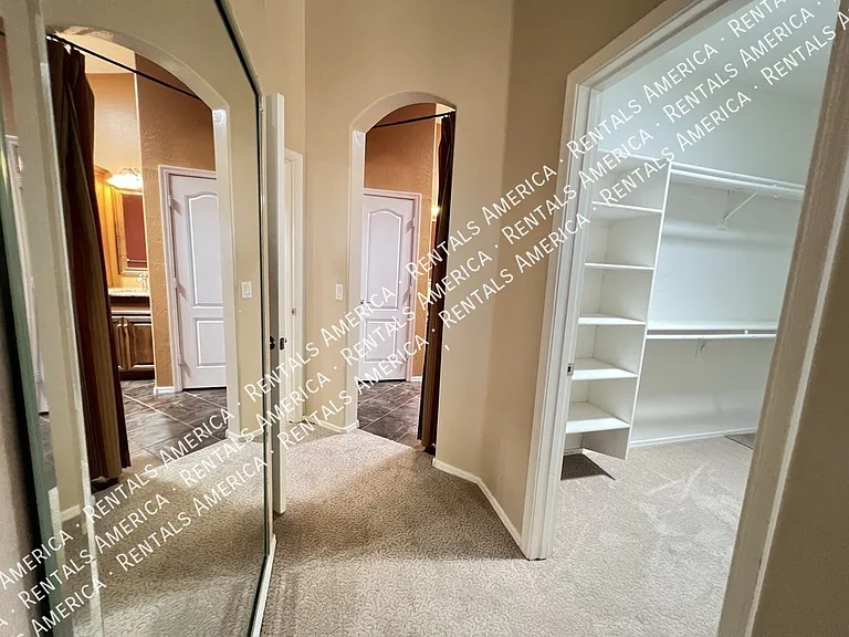 1536 E Fontana Dr — Photo 16